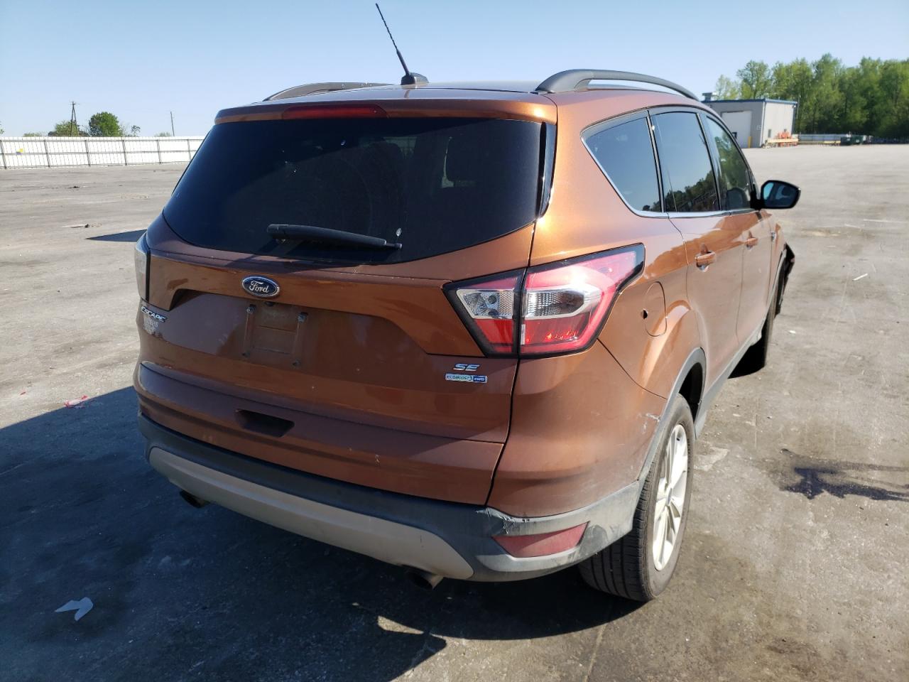 Photo 4 from auction – 2017 FORD ESCAPE SE with VIN 1FMCU9GDXHUD86019