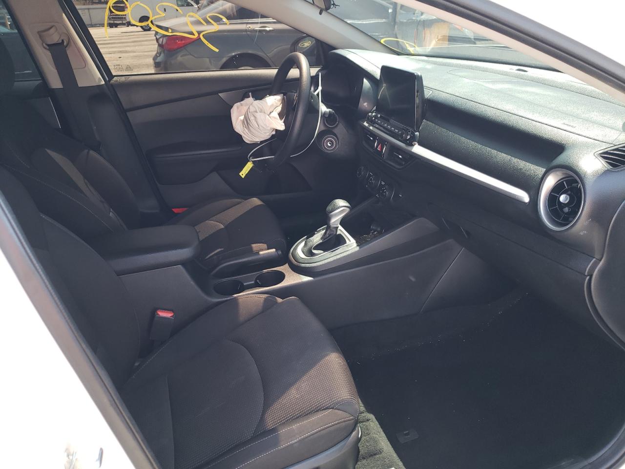 Photo 5 from auction – 2021 KIA FORTE FE with VIN 3KPF24AD4ME286364