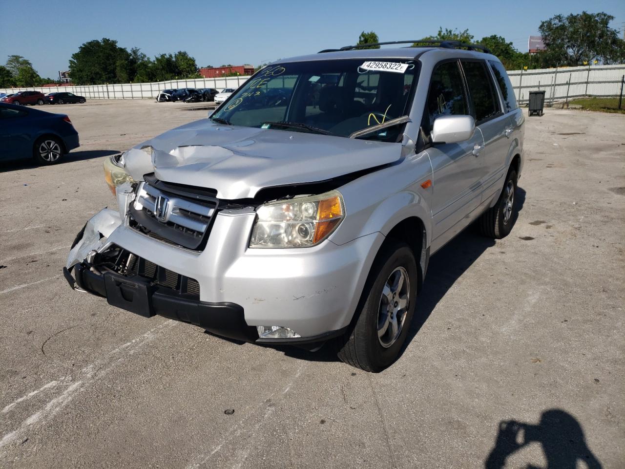 Photo 2 from auction – 2006 HONDA PILOT EX with VIN 5FNYF18446B012645