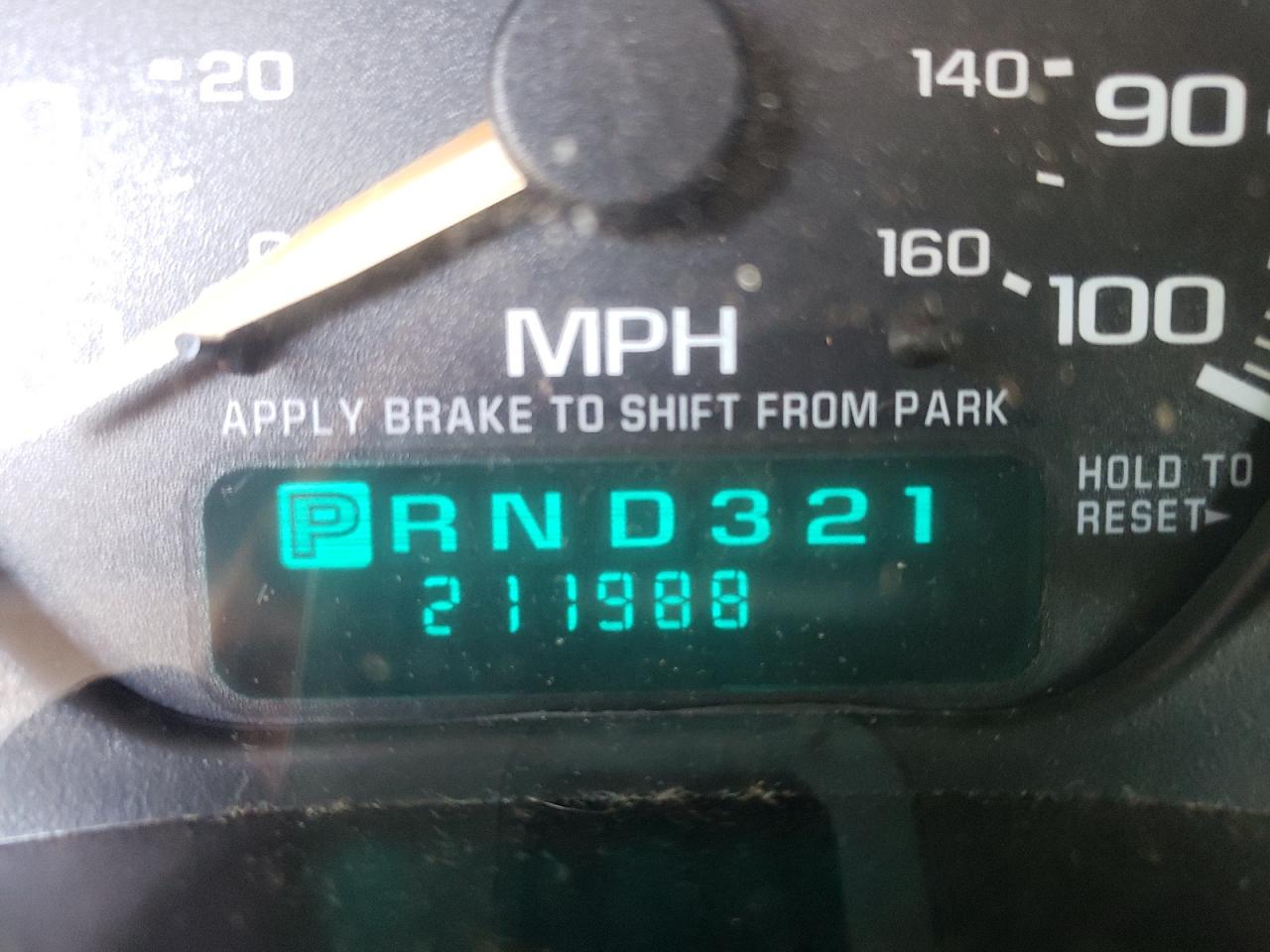 Photo 8 from auction – 2002 GMC YUKON with VIN 1GKEC13ZX2R179194