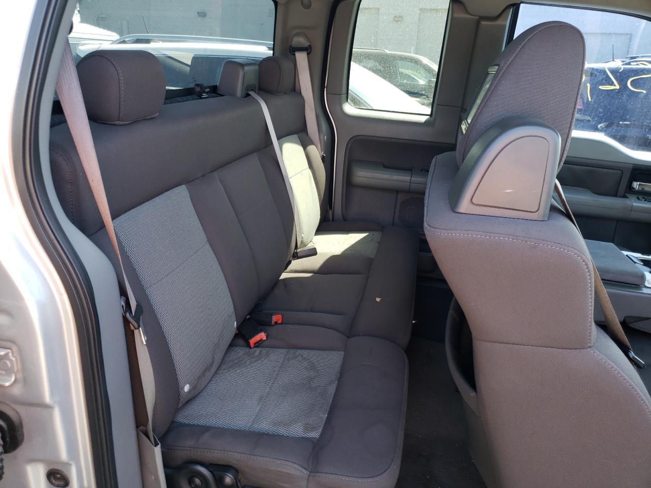 Photo 6 from auction – 2004 FORD F150 with VIN 1FTPX12534FA05415