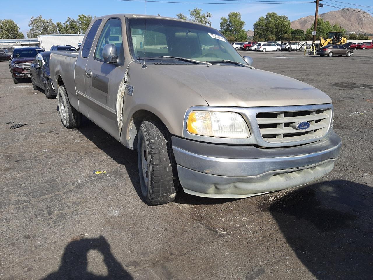 FORD F150 2000 with VIN 1FTRX17W7YNB20329 - Photo from auction