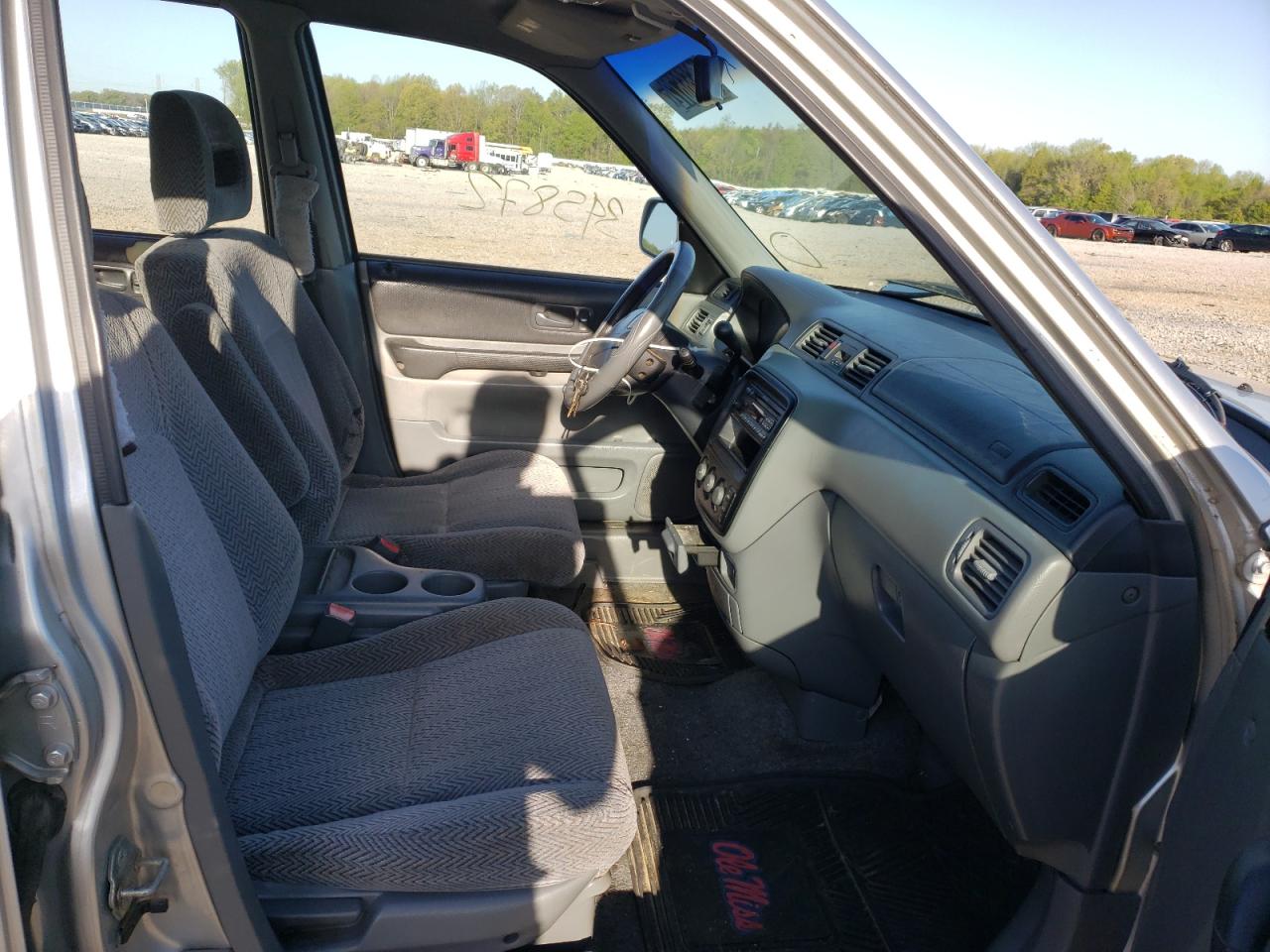 Photo 5 from auction – 1998 HONDA CR-V EX with VIN JHLRD186XWC098250