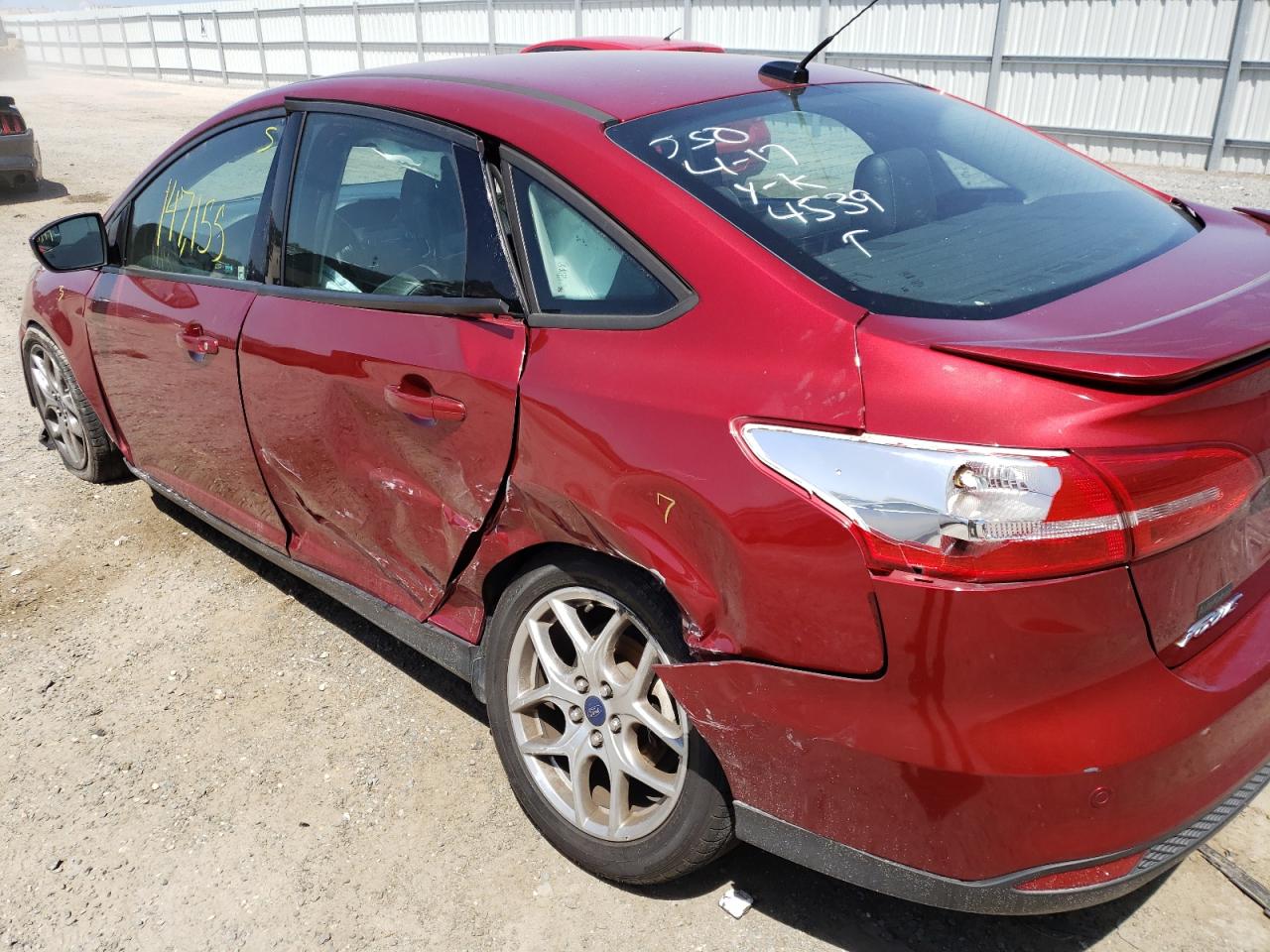 Photo 9 from auction – 2015 FORD FOCUS SE with VIN 1FADP3F25FL274539