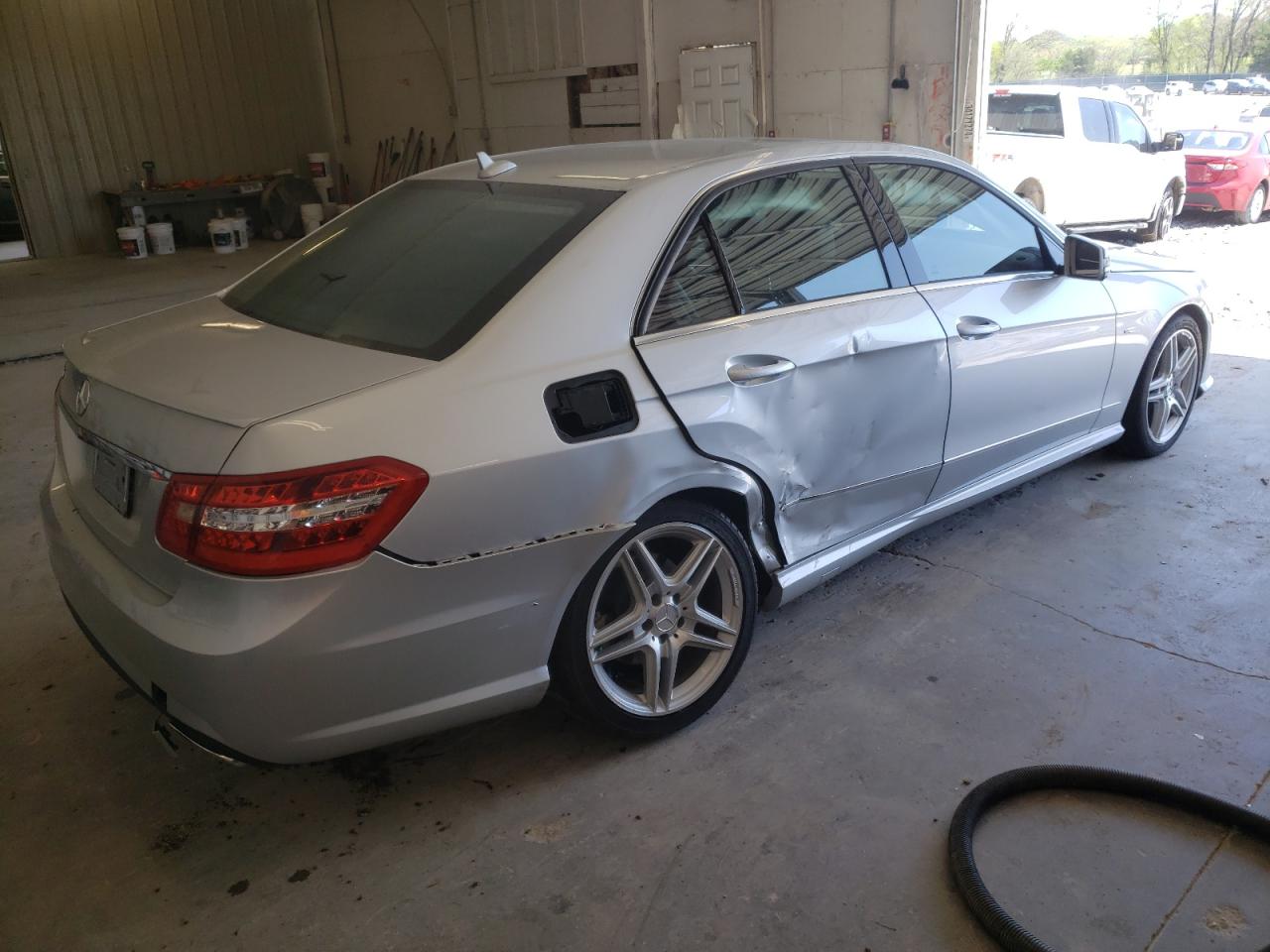 Photo 4 from auction – 2012 MERCEDES-BENZ E 350 with VIN WDDHF5KB9CA650706