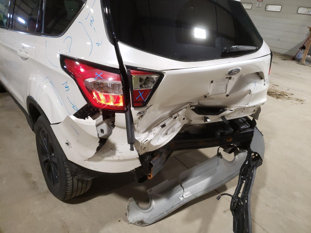 Photo 9 from auction – 2018 FORD ESCAPE SEL with VIN 1FMCU9HD6JUA61498