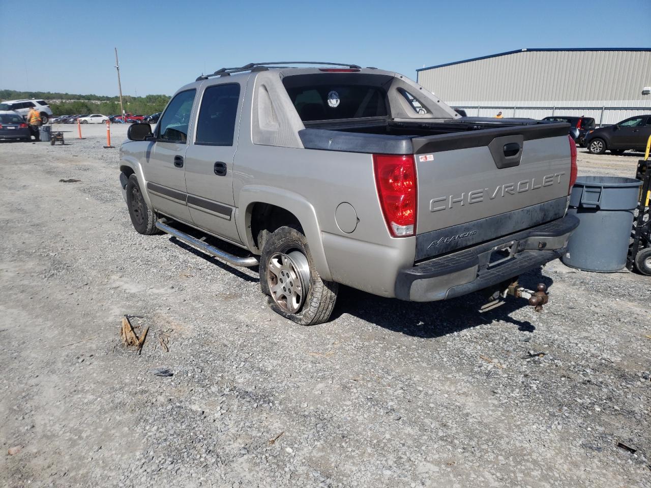 Photo 3 from auction – 2005 CHEVROLET AVALANCHE with VIN 3GNEC12Z85G177310