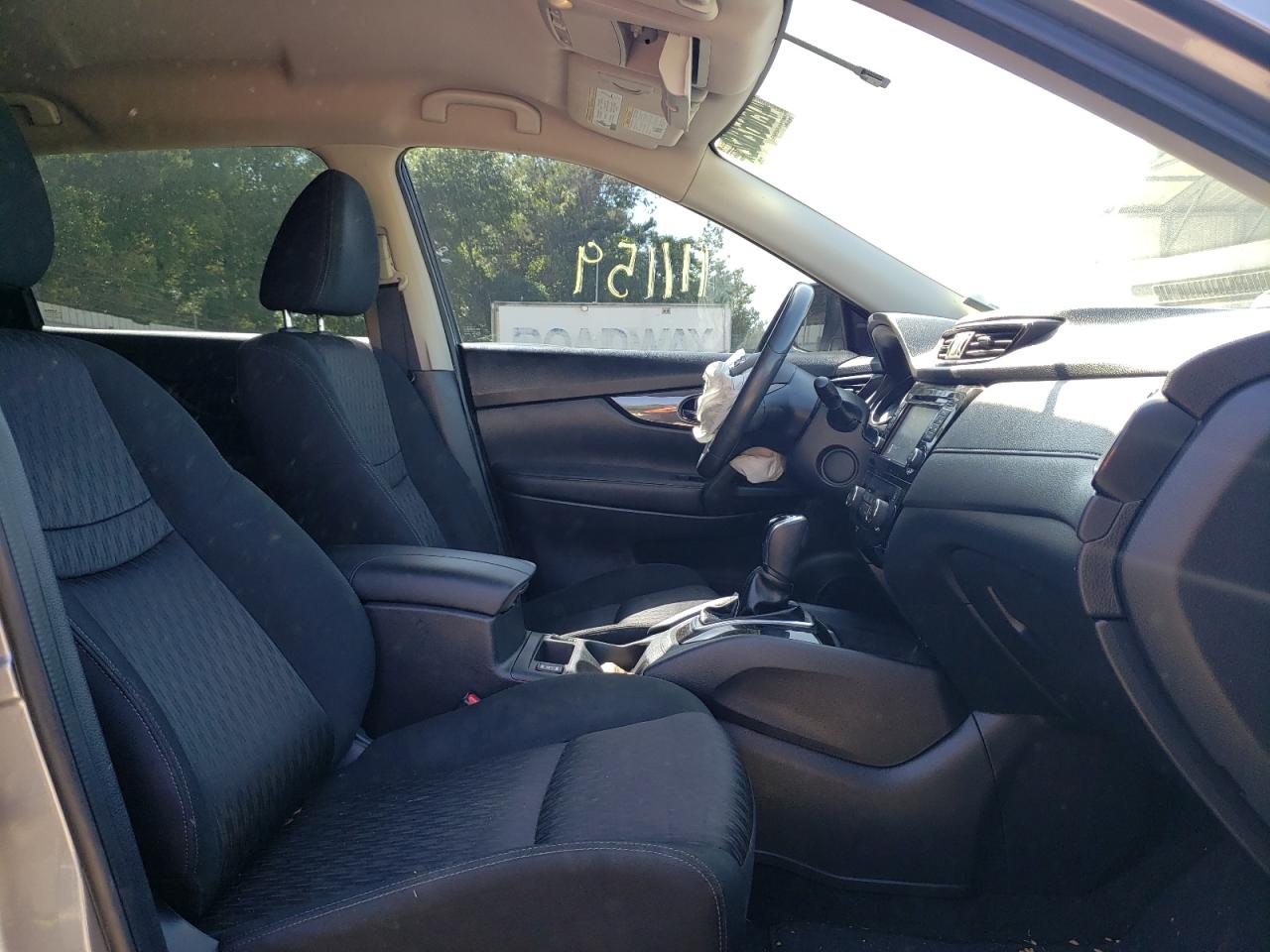 Photo 5 from auction – 2017 NISSAN ROGUE S with VIN KNMAT2MT8HP520199