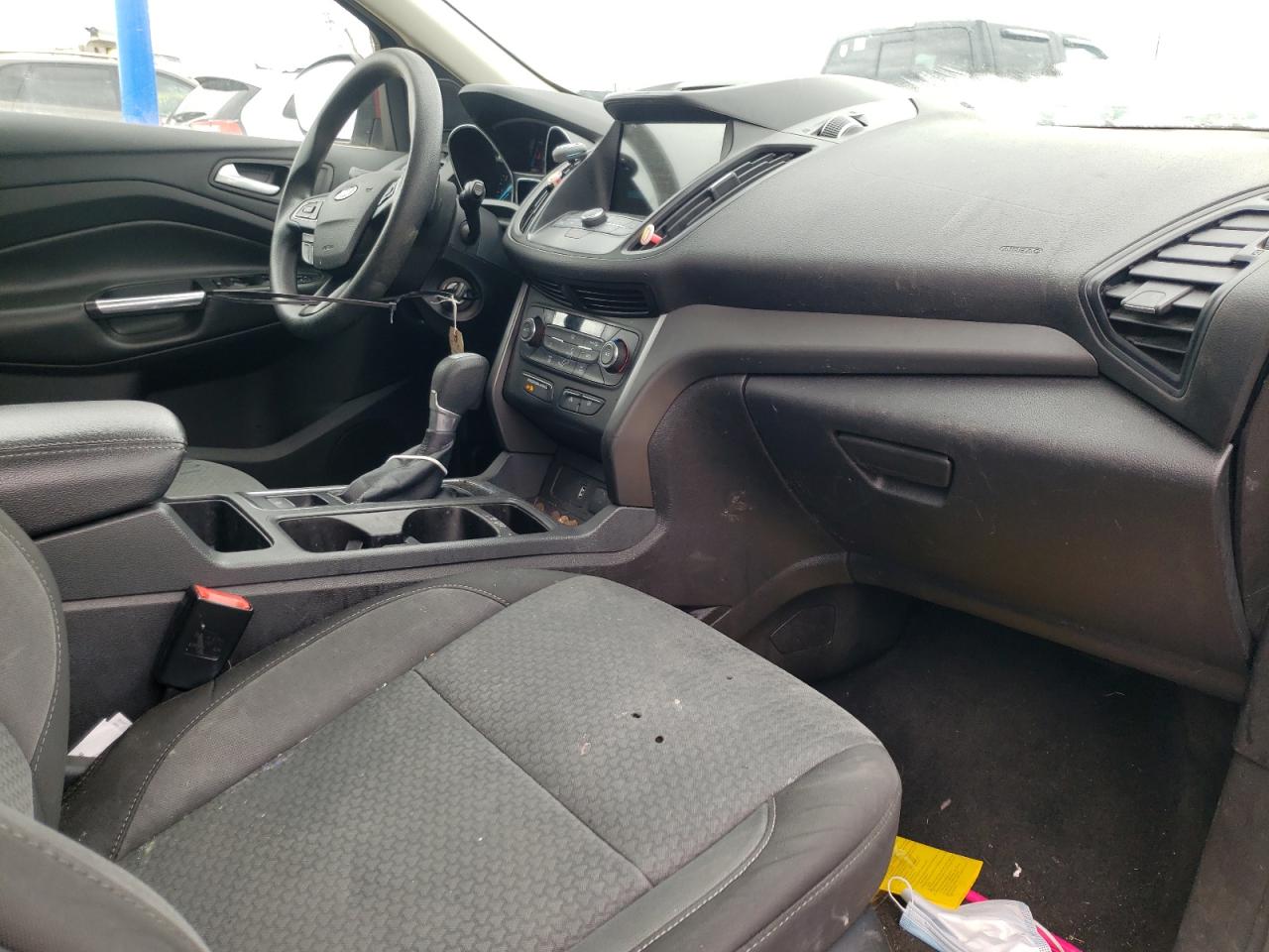 Photo 5 from auction – 2017 FORD ESCAPE SE with VIN 1FMCU9GD3HUB76622