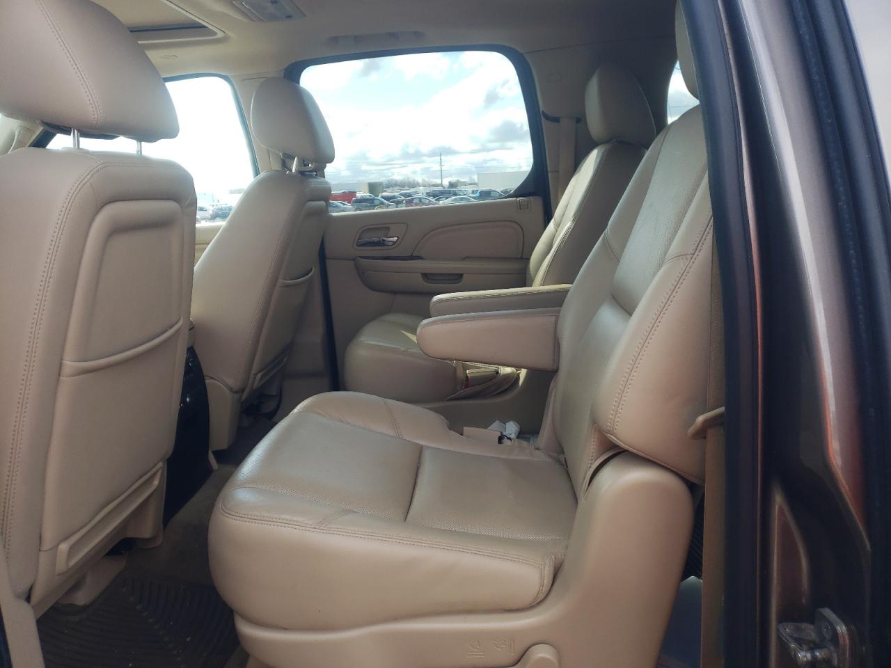 Photo 6 from auction – 2014 CADILLAC ESCALADE E with VIN 1GYS4HEF0ER179968