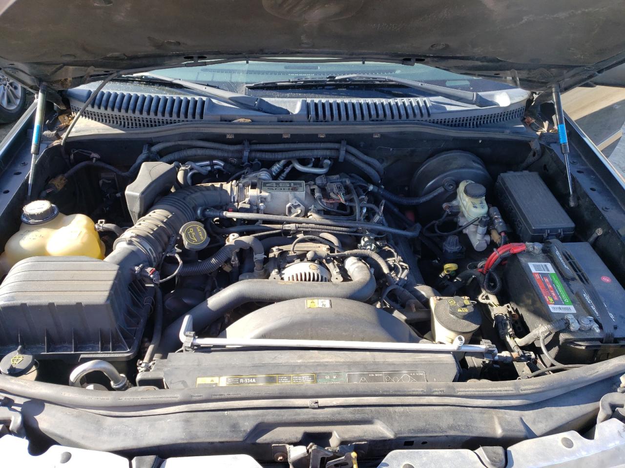 Photo 7 from auction – 2004 MERCURY MOUNTAINEE with VIN 4M2DU86W14ZJ25584
