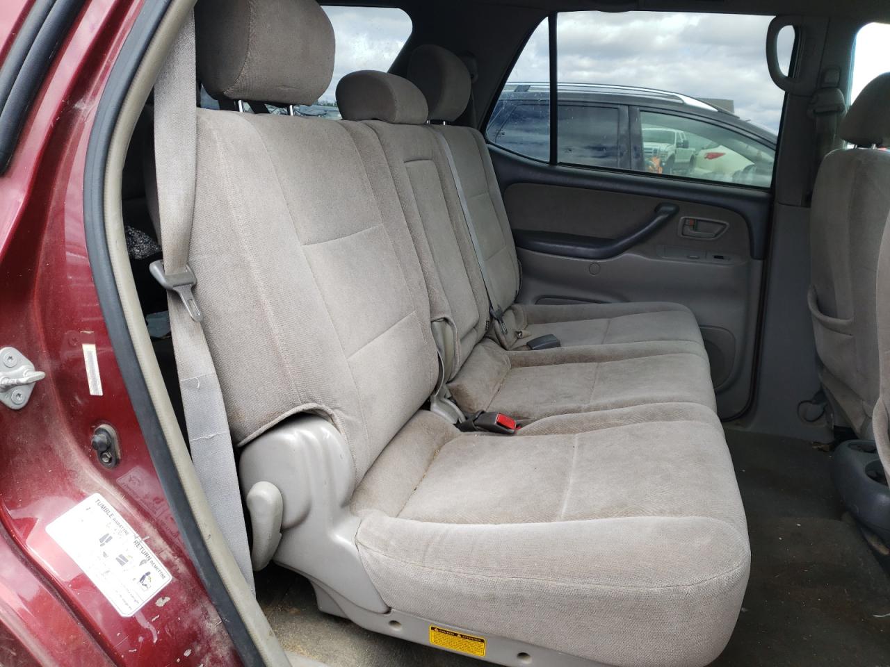 Photo 6 from auction – 2004 TOYOTA SEQUOIA SR with VIN 5TDBT44A44S233425