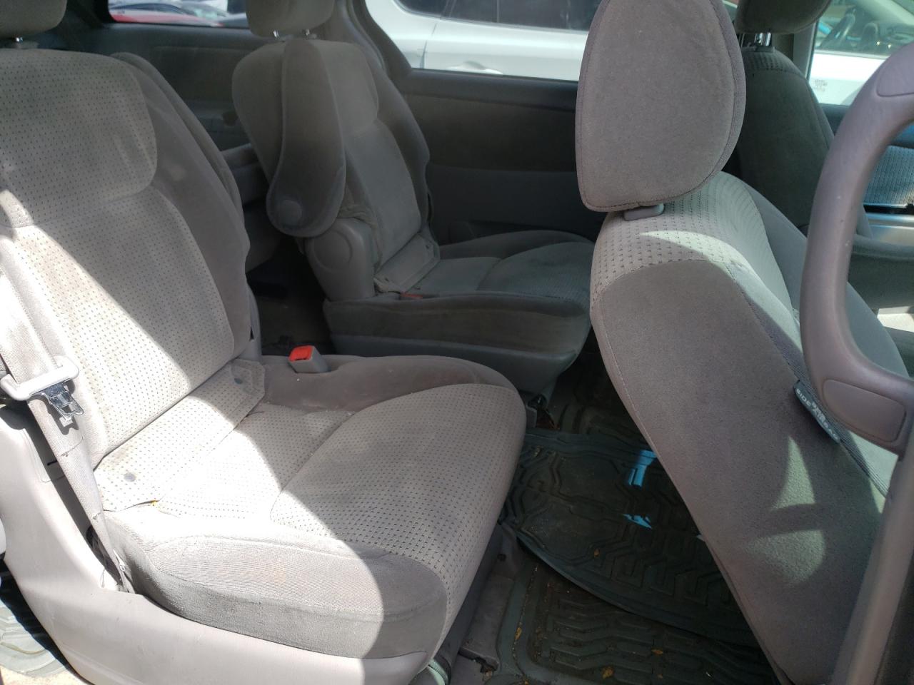 Photo 6 from auction – 2006 TOYOTA SIENNA CE with VIN 5TDZA23C66S579801