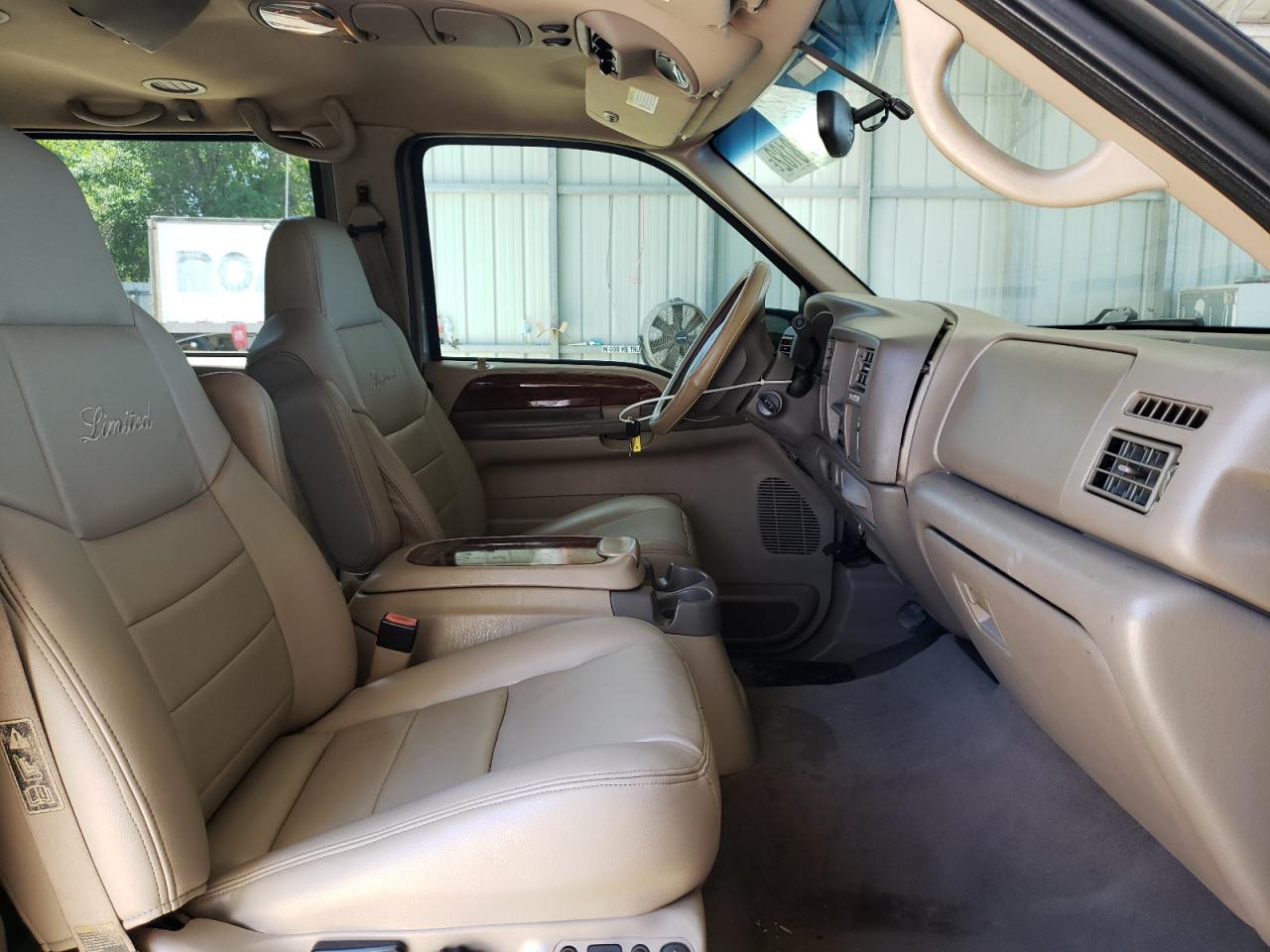 Photo 5 from auction – 2002 FORD EXCURSION with VIN 1FMNU42L12EA47791