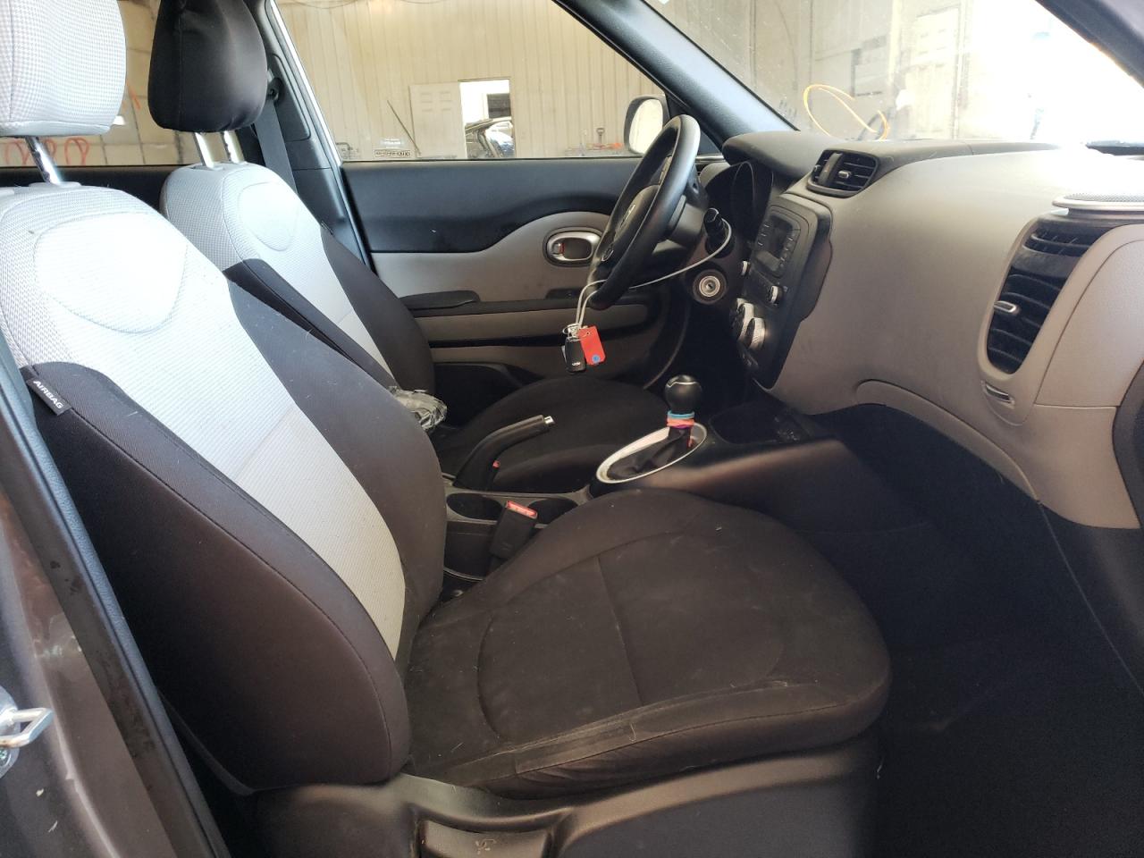 Photo 5 from auction – 2015 KIA SOUL with VIN KNDJN2A23F7207242