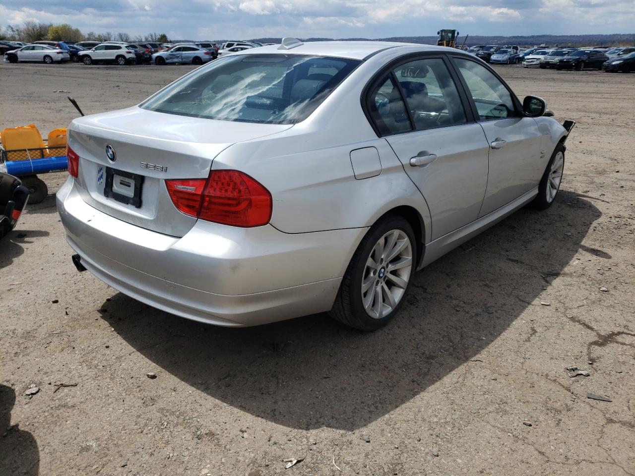 Photo 4 from auction – 2011 BMW 3 SERIES with VIN WBAPK5C53BA994585