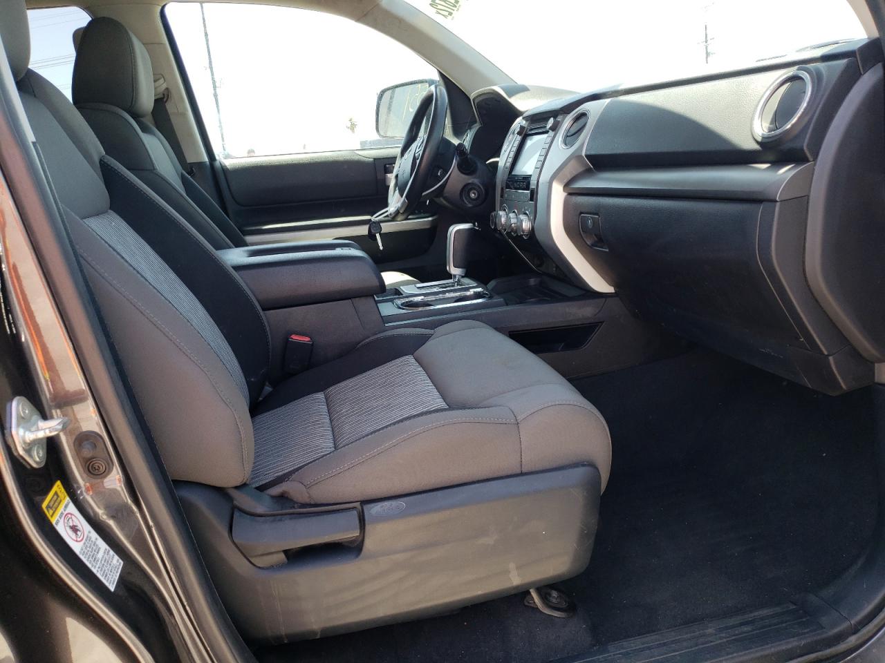 Photo 5 from auction – 2015 TOYOTA TUNDRA CRE with VIN 5TFDY5F16FX478317