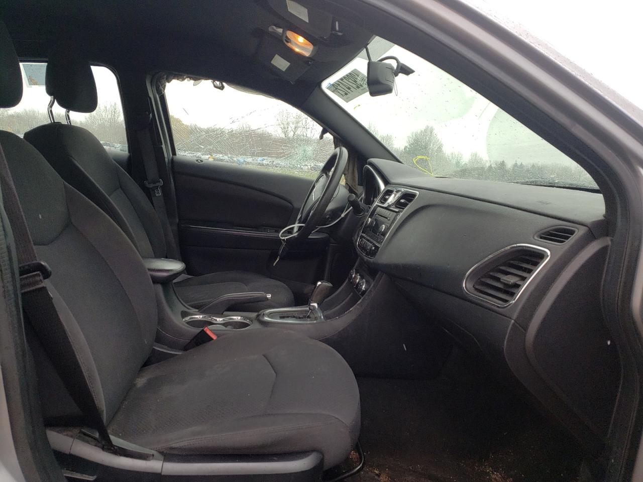 Photo 5 from auction – 2014 CHRYSLER 200 LX with VIN 1C3CCBAG9EN101287