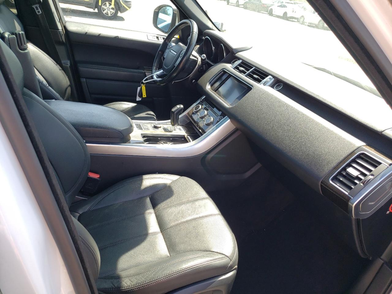Photo 5 from auction – 2016 LAND ROVER RANGE ROVE with VIN SALWG2VF4GA647464