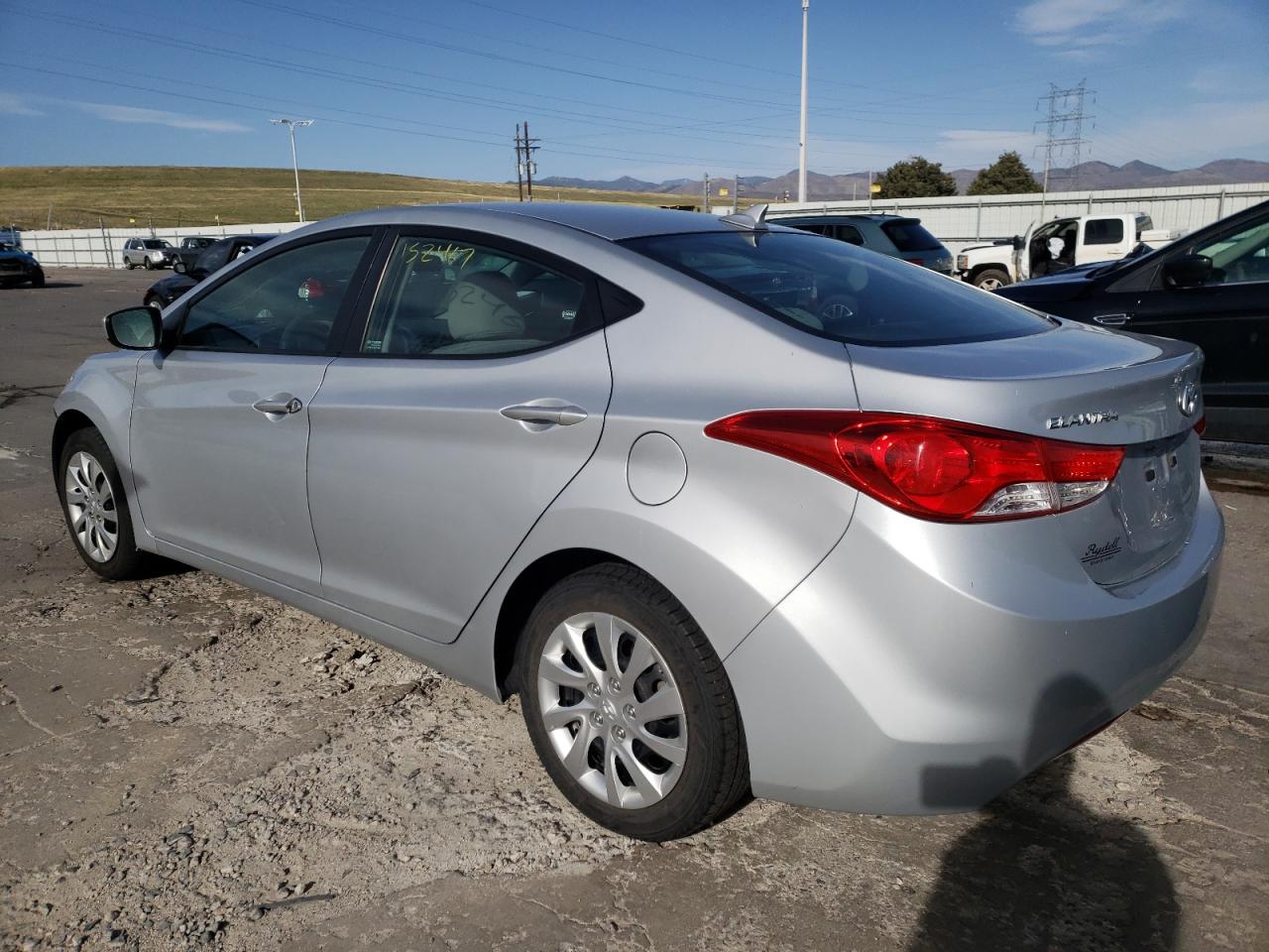 Photo 3 from auction – 2011 HYUNDAI ELANTRA GL with VIN 5NPDH4AE2BH027086