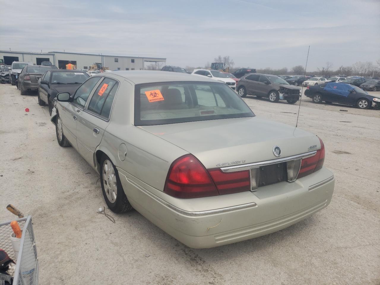 Photo 3 from auction – 2005 MERCURY GRAND MARQ with VIN 2MEFM75W85X672397