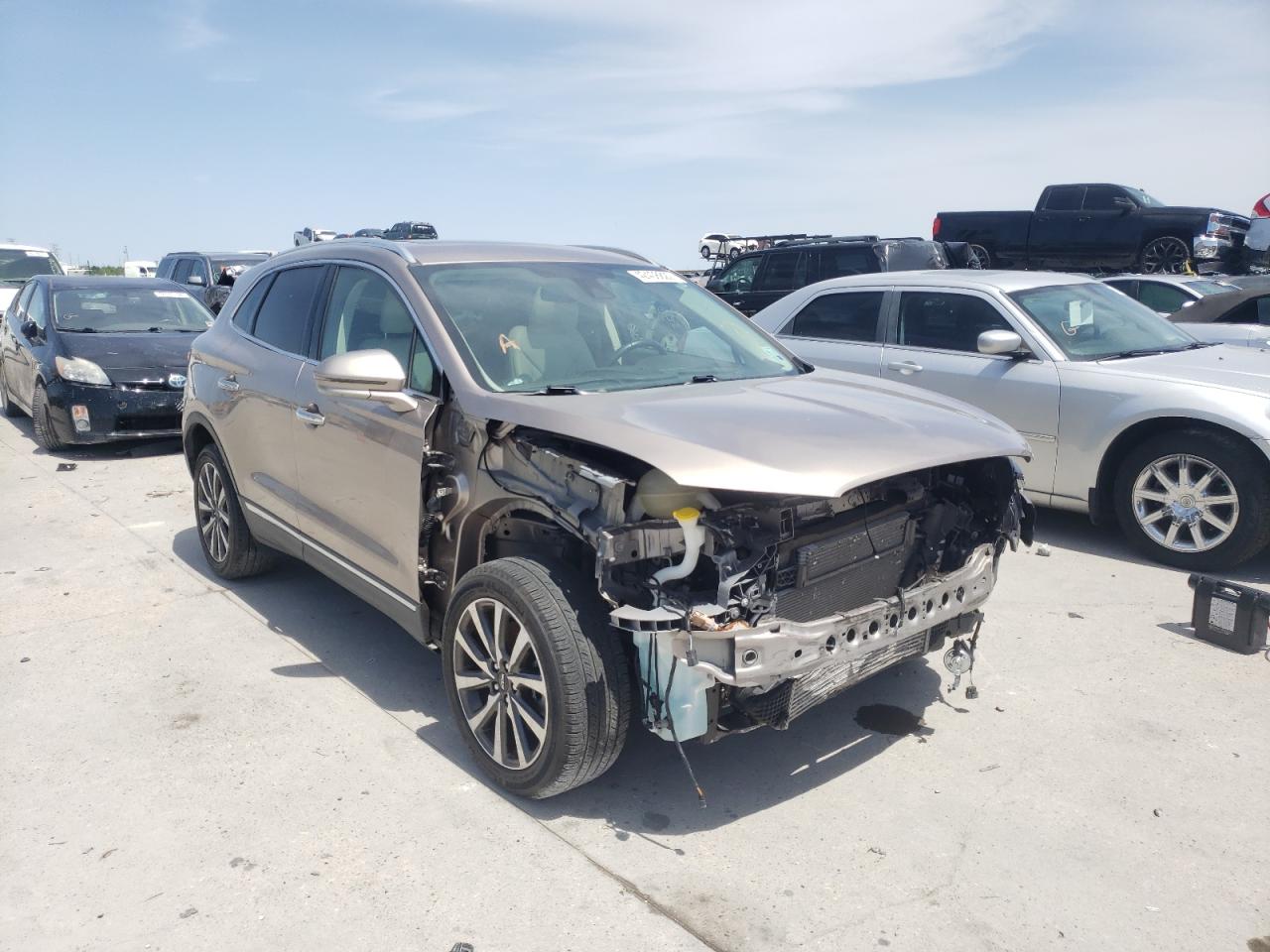 Photo 1 from auction – 2019 LINCOLN MKC RESERV with VIN 5LMCJ3C90KUL18081