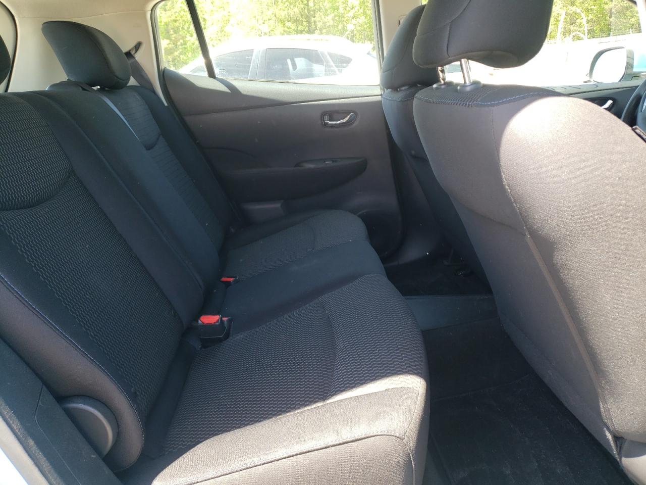 Photo 6 from auction – 2015 NISSAN LEAF S with VIN 1N4AZ0CP3FC316153