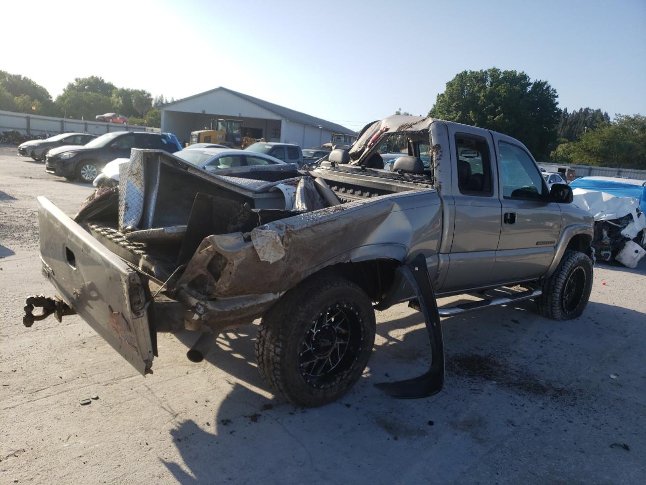 Photo 4 from auction – 2003 GMC SIERRA C25 with VIN 1GTHC29U23E345680