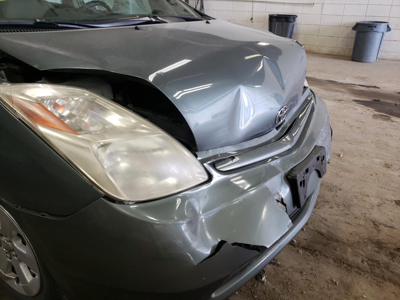 Photo 9 from auction – 2004 TOYOTA PRIUS with VIN JTDKB20U240085589