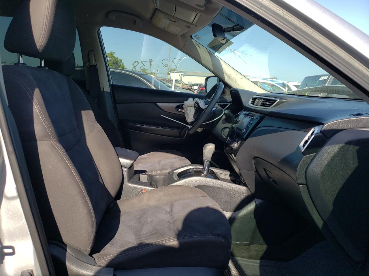Photo 5 from auction – 2016 NISSAN ROGUE S with VIN KNMAT2MT5GP593108