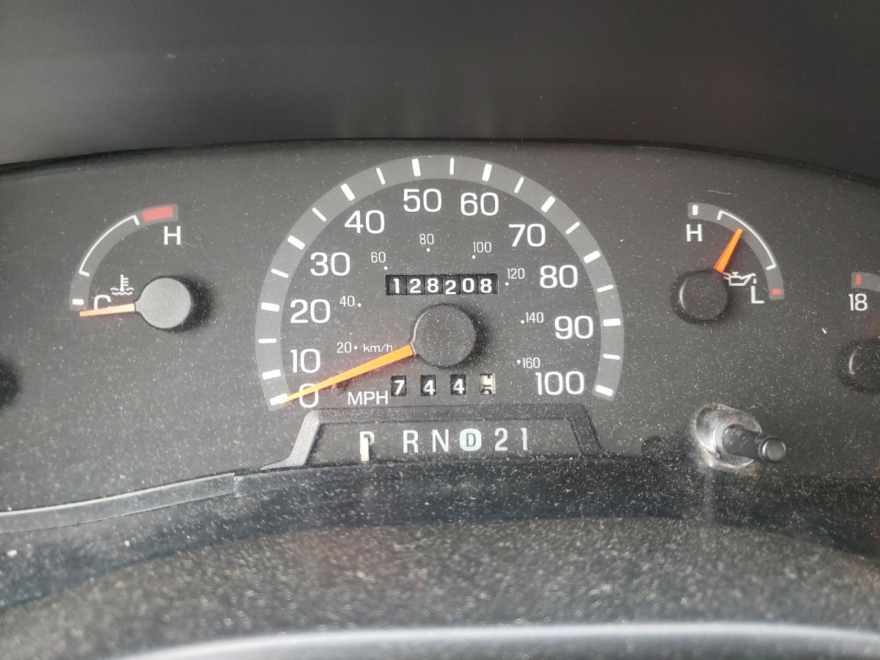 Photo 8 from auction – 1998 FORD ECONOLINE with VIN 1FTRE1469WHB55721