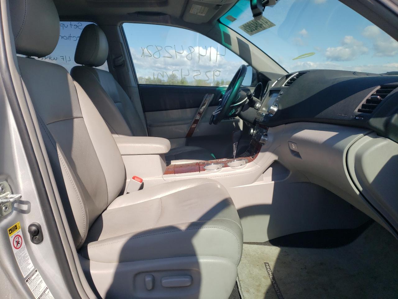 Photo 5 from auction – 2012 TOYOTA HIGHLANDER with VIN 5TDDK3EH3CS165148