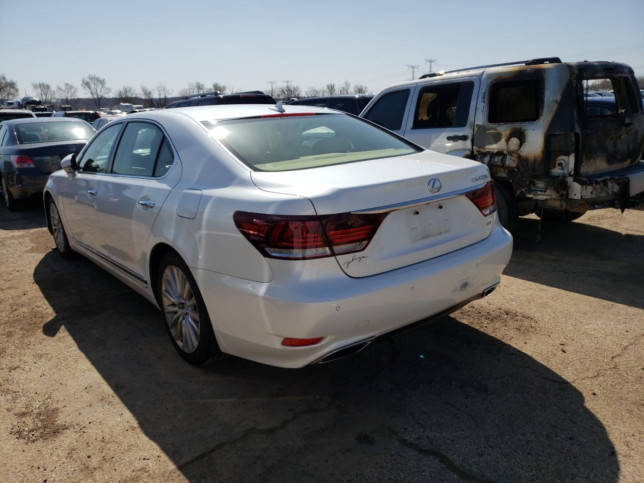 Photo 3 from auction – 2013 LEXUS LS 460L with VIN JTHDL5EF6D5005522