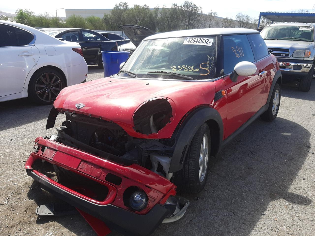 Photo 2 from auction – 2009 MINI COOPER with VIN WMWMF33569TW73960