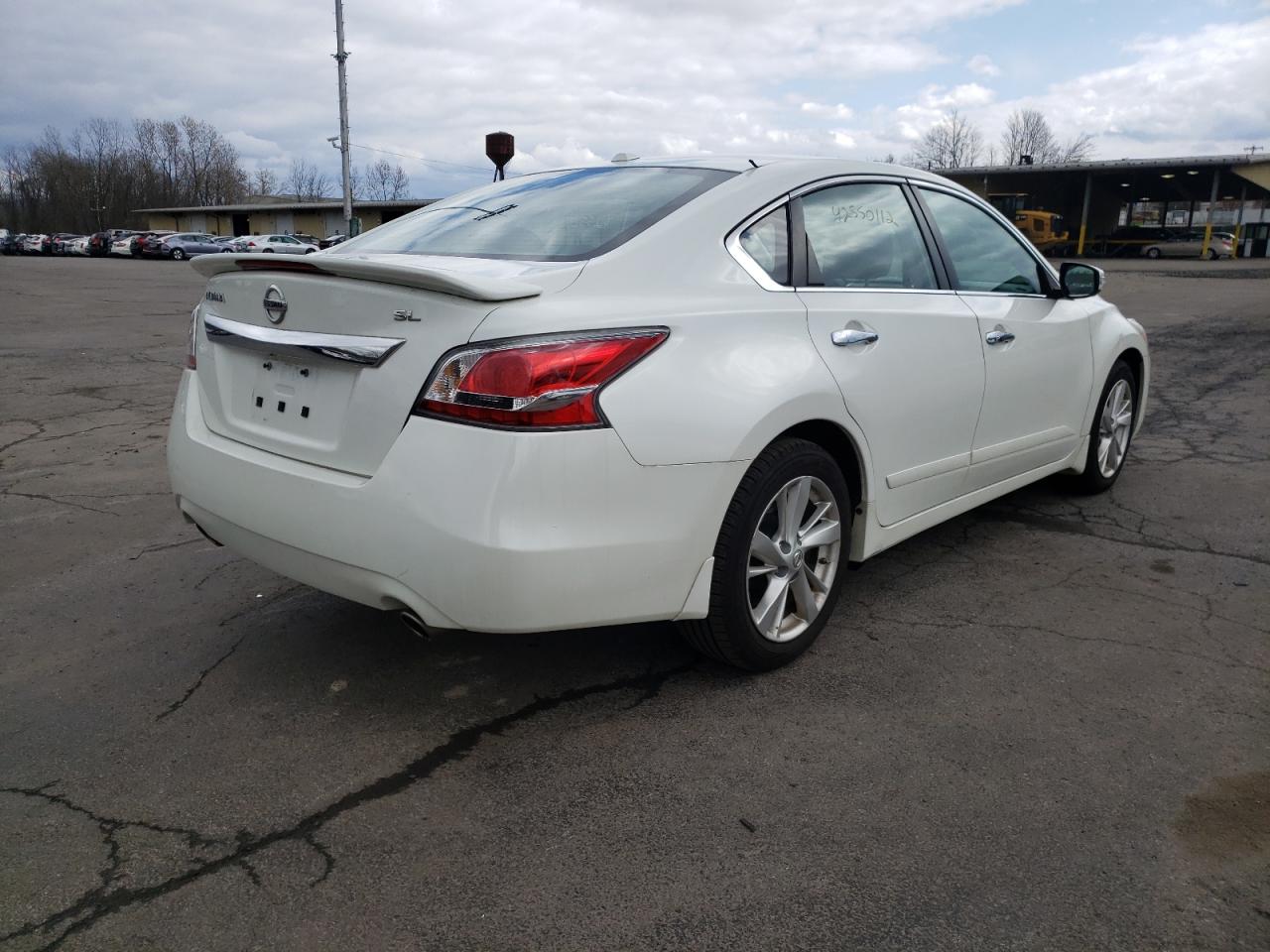 Photo 4 from auction – 2015 NISSAN ALTIMA 2.5 with VIN 1N4AL3AP4FN899066