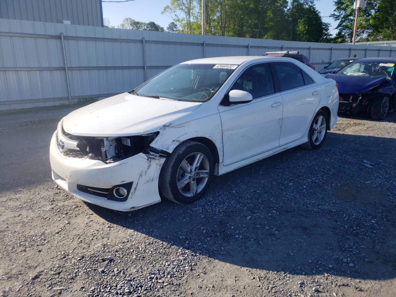 Photo 2 from auction – 2014 TOYOTA CAMRY L with VIN 4T1BF1FK8EU384272