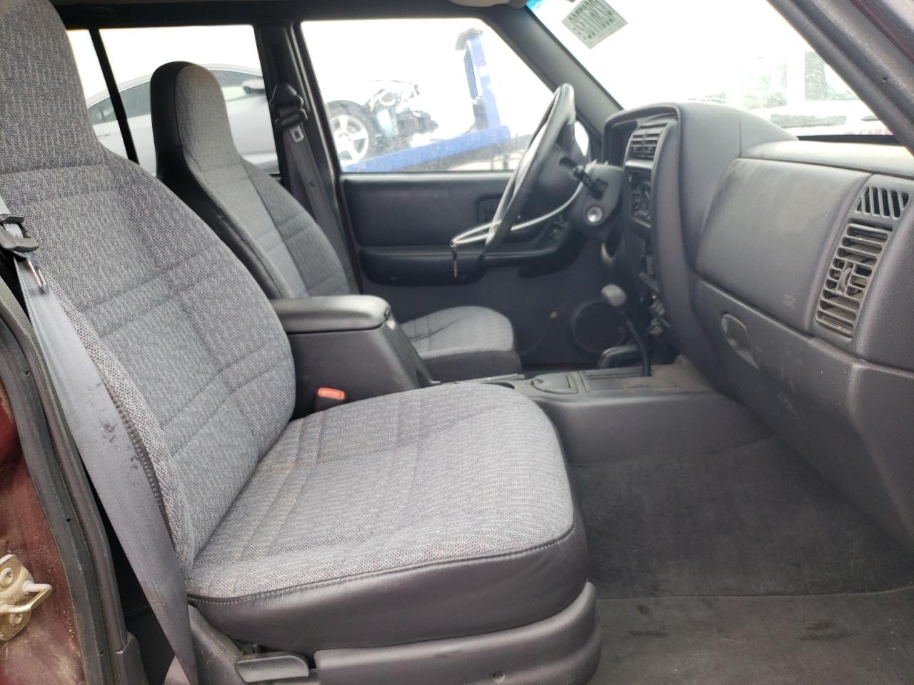 Photo 5 from auction – 2000 JEEP CHEROKEE S with VIN 1J4FF48S5YL239845