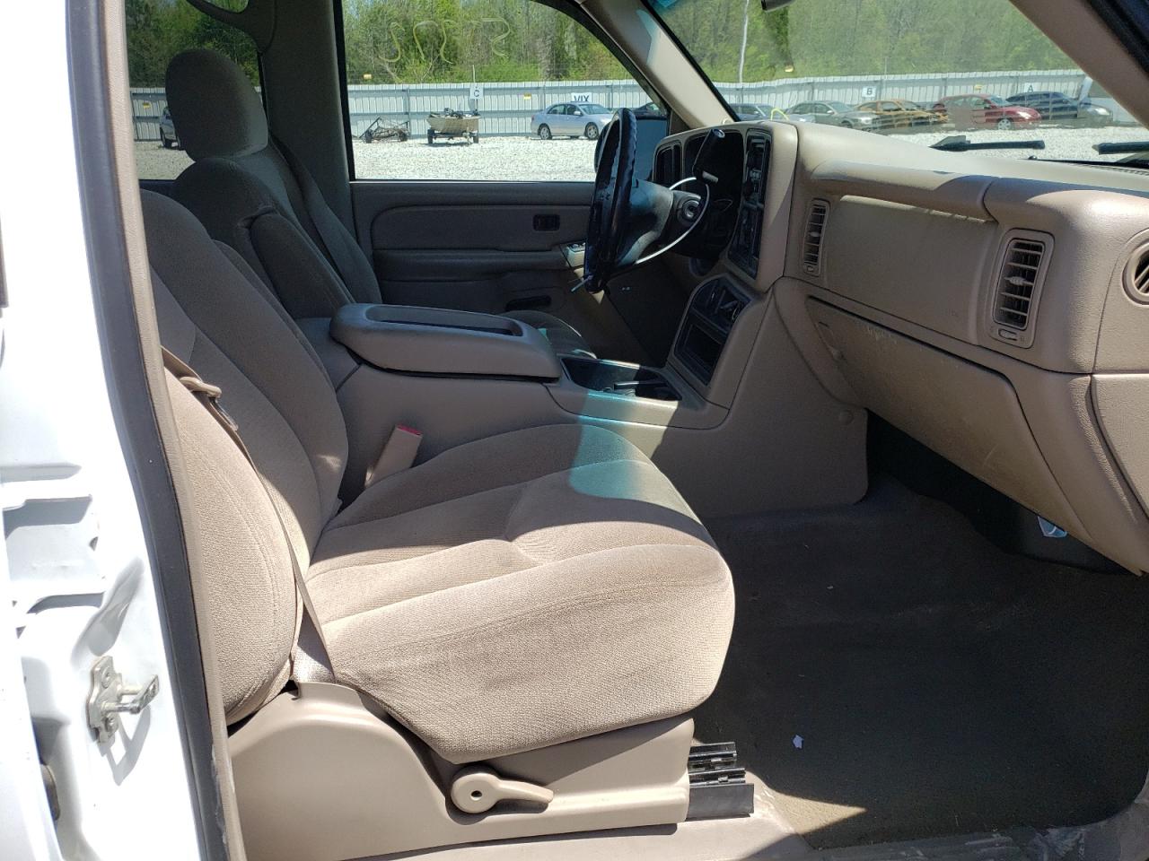 Photo 5 from auction – 2004 GMC NEW SIERRA with VIN 2GTEC13T841351922