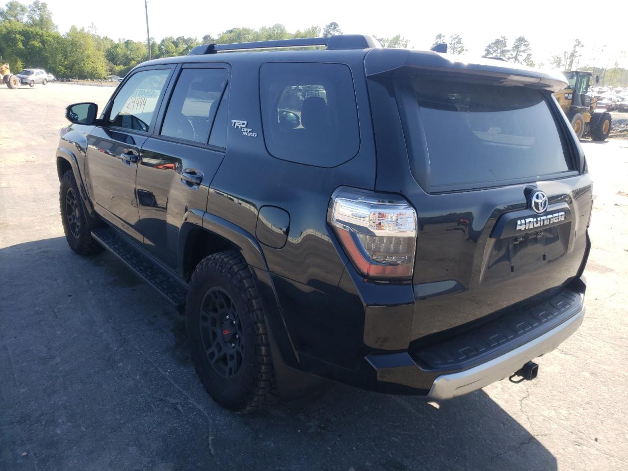 Photo 3 from auction – 2020 TOYOTA 4RUNNER SR with VIN JTEBU5JR5L5805275