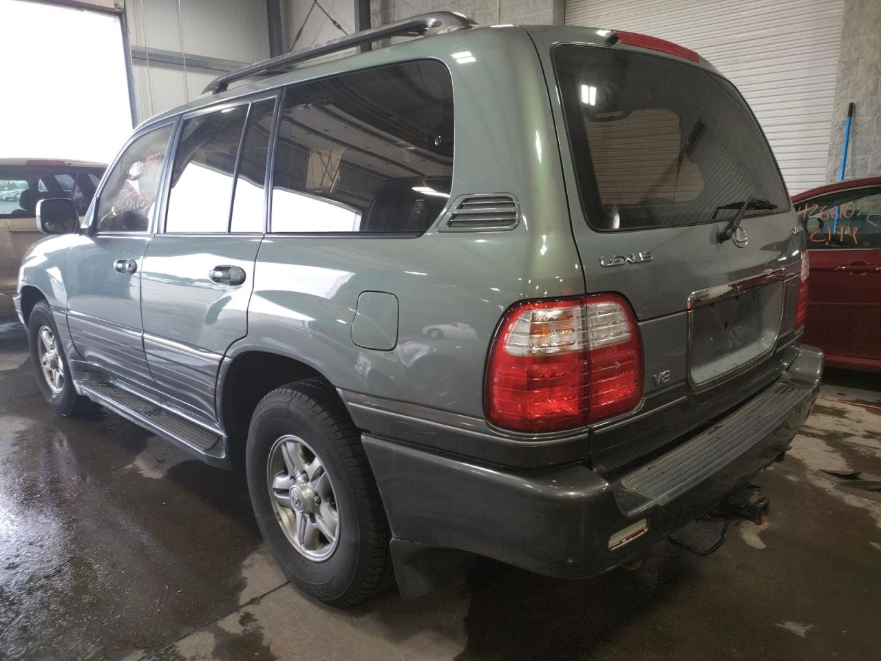 Photo 3 from auction – 2002 LEXUS LX 470 with VIN JTJHT00W623522712