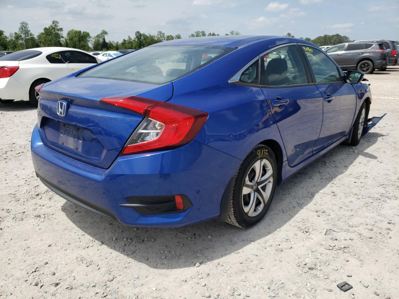 Photo 4 from auction – 2017 HONDA CIVIC LX with VIN 19XFC2F56HE031630