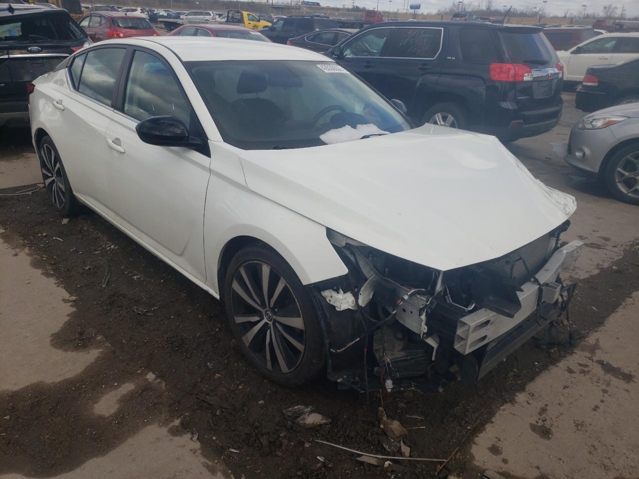NISSAN ALTIMA SR 2019 with VIN 1N4BL4CV0KC208305 - Photo from auction