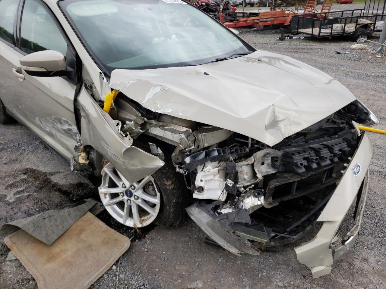 Photo 9 from auction – 2015 FORD FOCUS SE with VIN 1FADP3F22FL291525
