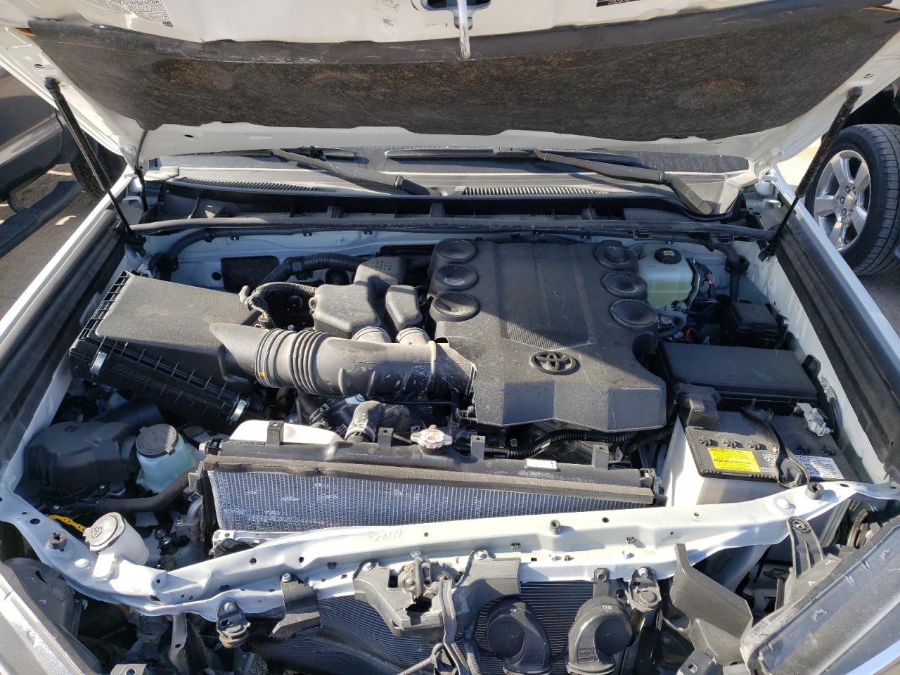 Photo 7 from auction – 2022 TOYOTA 4RUNNER SR with VIN JTEMU5JRXN5979743