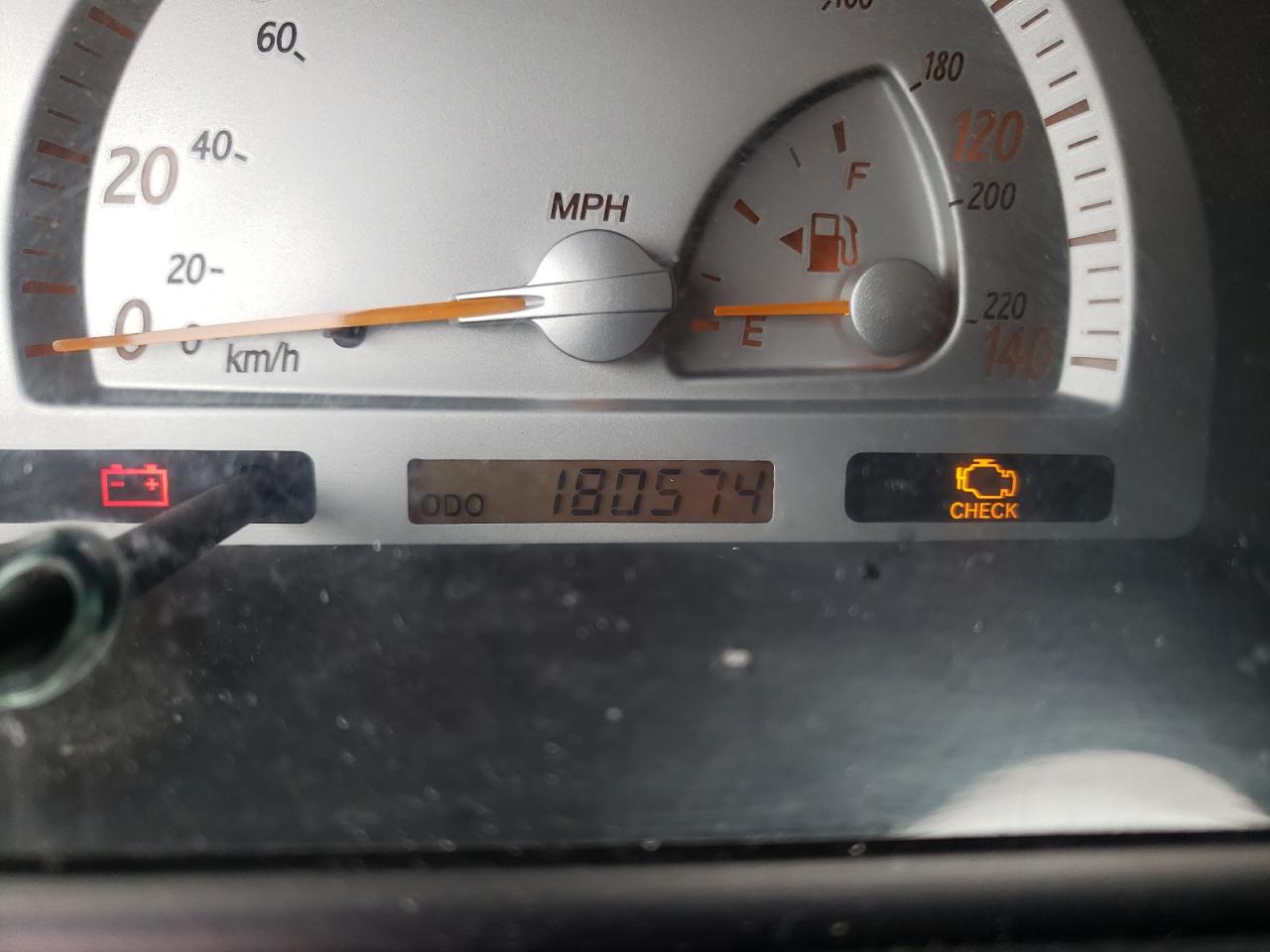 Photo 8 from auction – 2003 TOYOTA CAMRY LE with VIN JTDBF32K730098746
