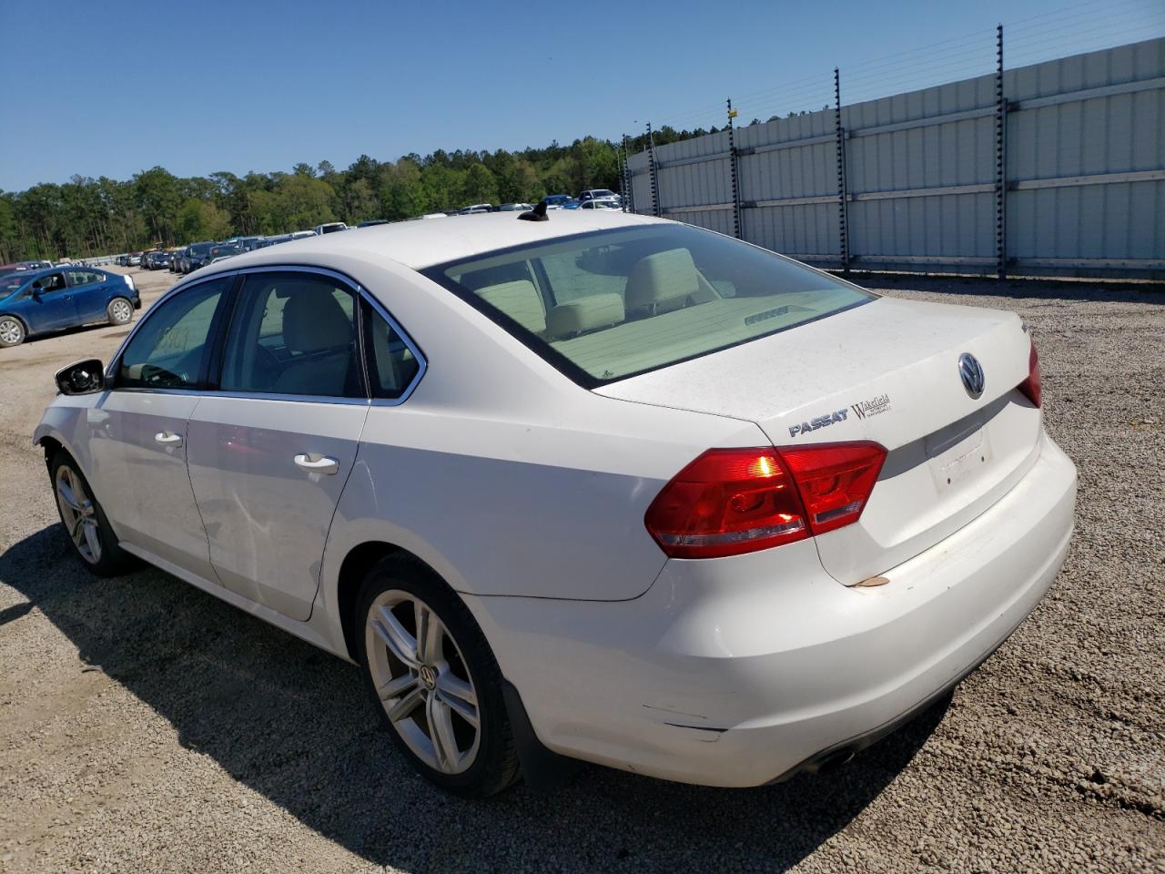 Photo 3 from auction – 2014 VOLKSWAGEN PASSAT SE with VIN 1VWBT7A36EC061650