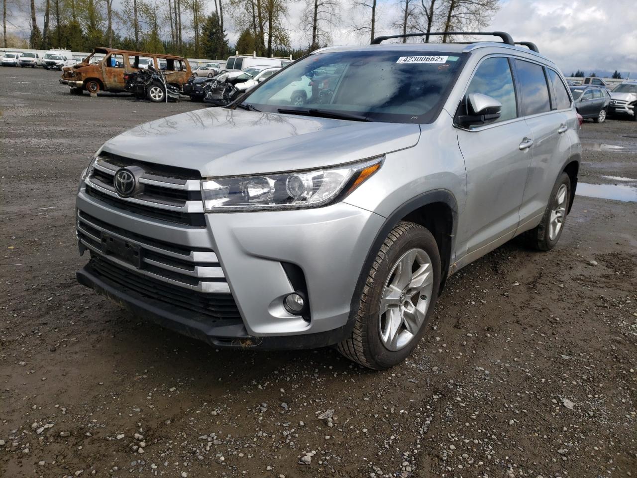 Photo 2 from auction – 2018 TOYOTA HIGHLANDER with VIN 5TDDZRFH5JS804334