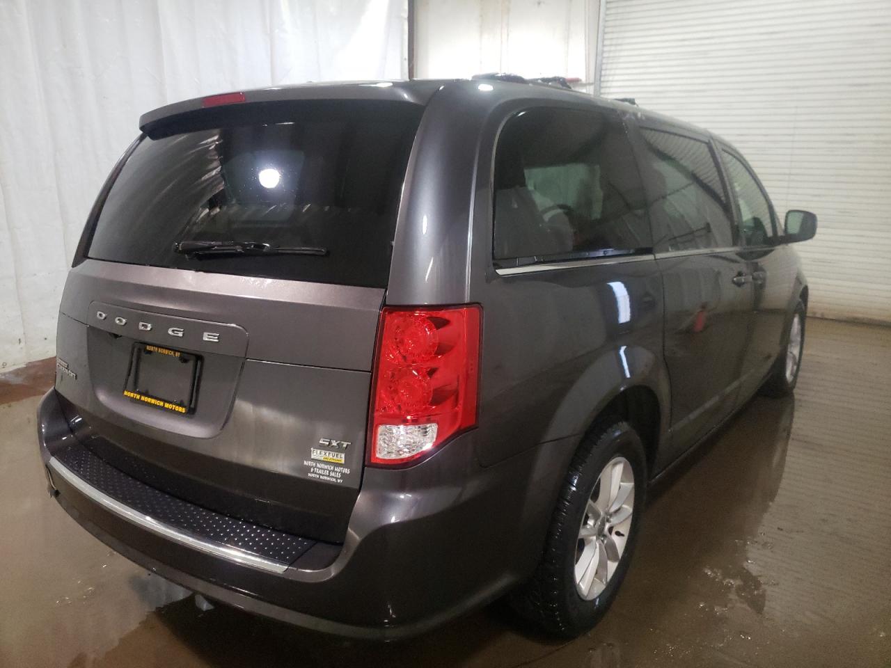 Photo 4 from auction – 2018 DODGE GRAND CARA with VIN 2C4RDGCG4JR360246