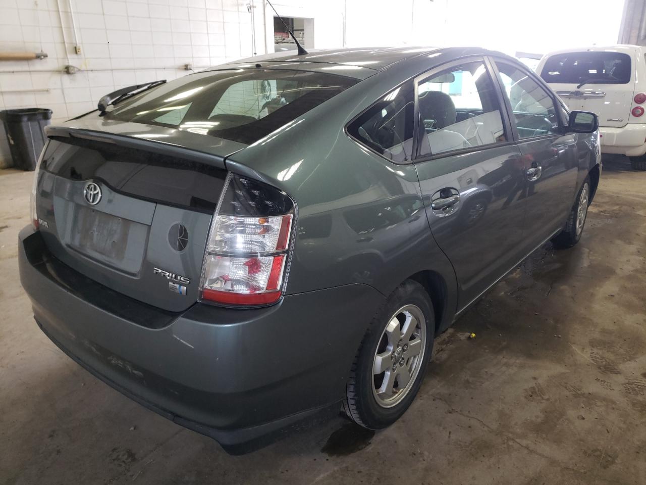 Photo 4 from auction – 2004 TOYOTA PRIUS with VIN JTDKB20U240085589