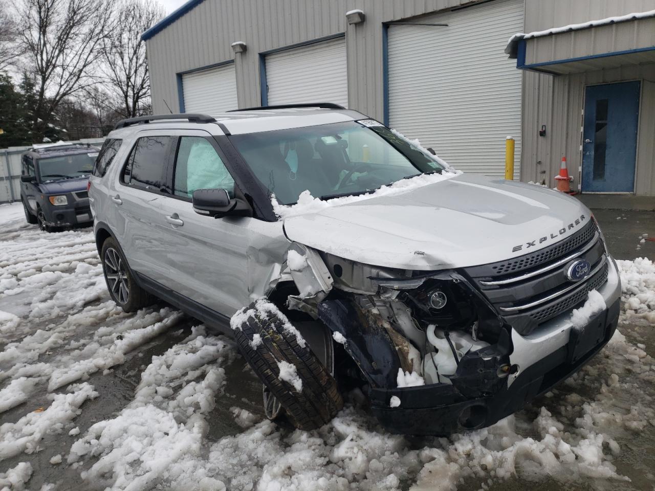 FORD EXPLORER X 2015 с VIN 1FM5K8D81FGB80048 - Фото с аукциона